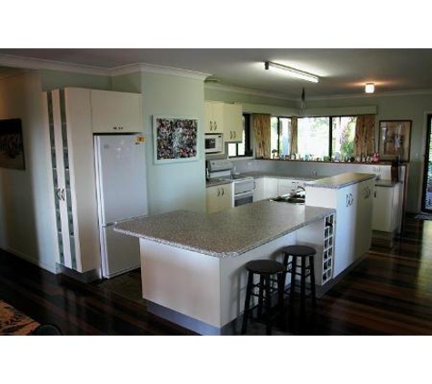 M & R Kitchens