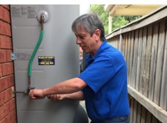 Australian Hot Water Services - Mornington, VIC. Fake person , Tony is a scam artist