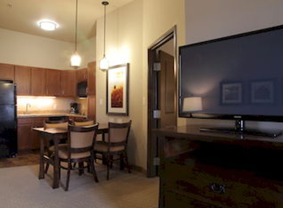 Teddy's Residential Suites - New Town, ND