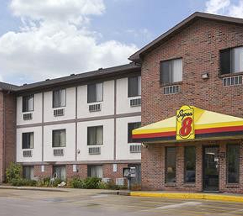 Super 8 by Wyndham Omaha/West Dodge - Omaha, NE