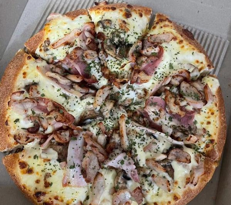 Pizza Hut Delivery - South Melbourne, VIC. Nice pizzaaaaaaaa...