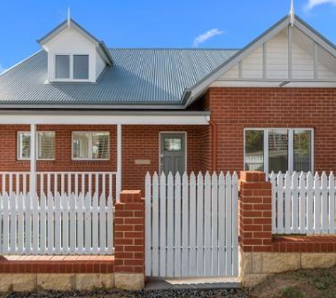 Jakobovski Homes. Qualified GreenSmart professional builder.