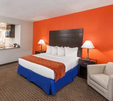 Baymont Inn & Suites - Mundelein, IL