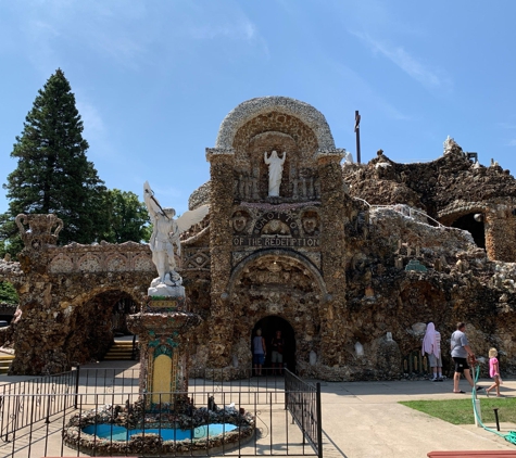 Shrine of the Grotto of the Redemption - West Bend, IA