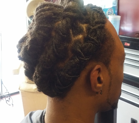 LOCS BY ANGIE - Oakland, CA