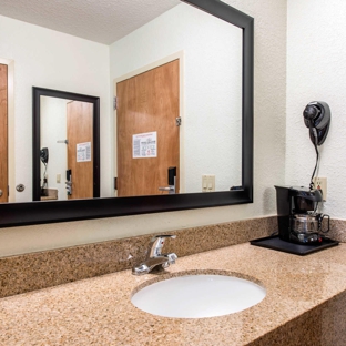 Quality Inn & Suites Near the Theme Parks - Orlando, FL