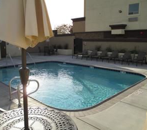 Best Western Plus Taft Inn - Taft, CA