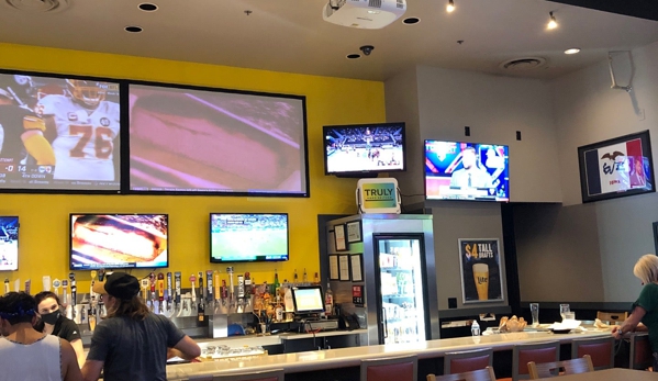 Buffalo Wild Wings - Council Bluffs, IA