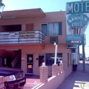Banyan Tree Motel - Motels