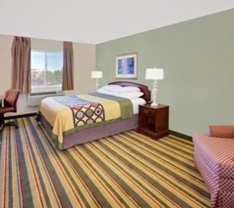 Super 8 by Wyndham Mt. Pleasant - Mount Pleasant, MI