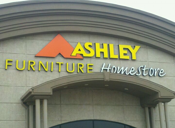 Ashley HomeStore - Algonquin, IL