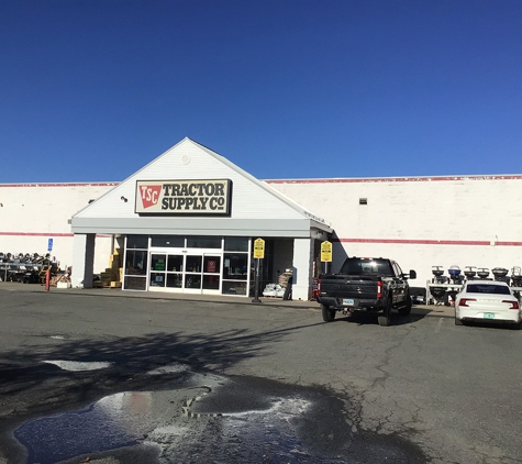 Tractor Supply Co - Newport, VT