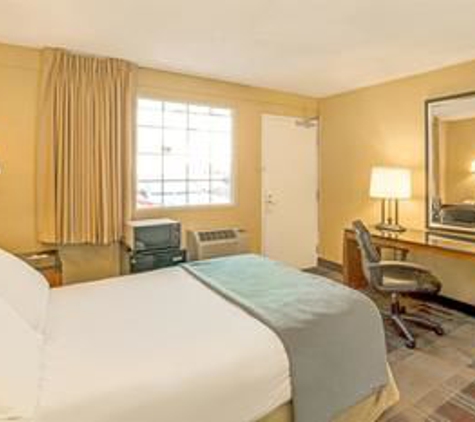 Travelodge by Wyndham Silver Spring - Silver Spring, MD