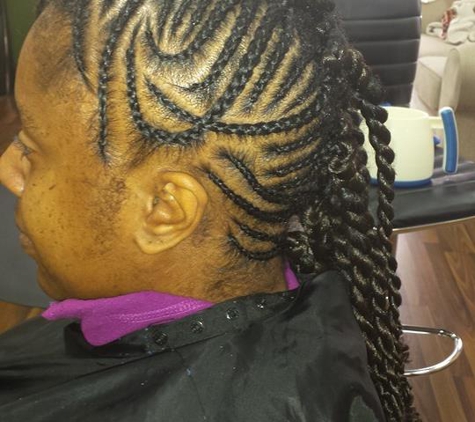 Dotne African Hair Braiding & Weave - Auburn, WA