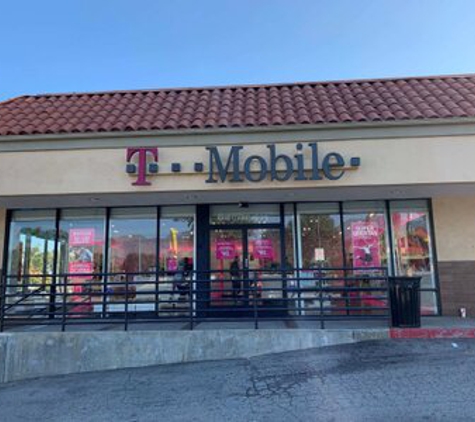 T-Mobile - San Fernando, CA