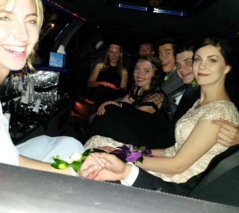 Private Reserve Limousine  TCP-32684 - Paso Robles, CA