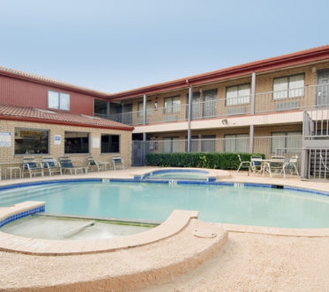 AmericInn - Lewisville, TX