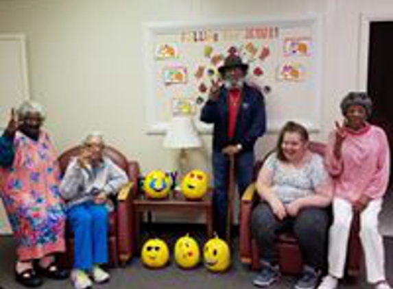 Golden Ladies & Gentlemen Adult Day Care - Jackson, MS. Pumpkin Craft