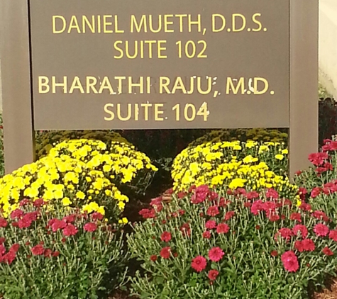 Daniel Mueth DDS - Saint Louis, MO