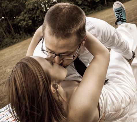 Waging Love Photography - Cuyahoga Falls, OH