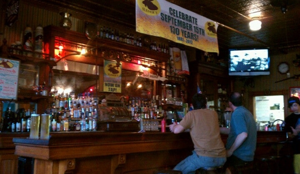 Sleder's Family Tavern - Traverse City, MI