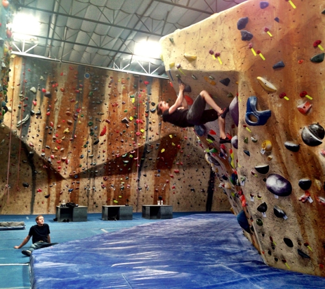 Hangar 18 Indoor Climbing Gym - Riverside - Riverside, CA