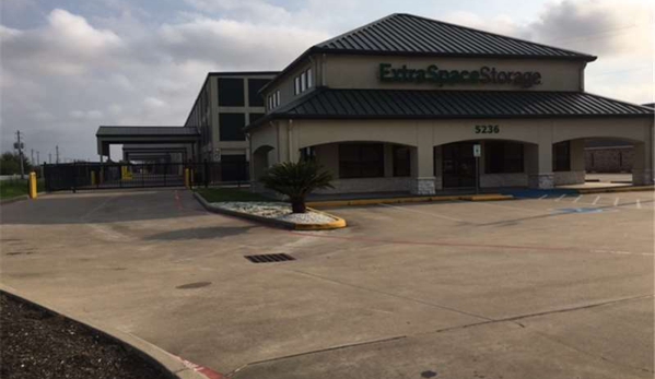 Extra Space Storage - Baytown, TX