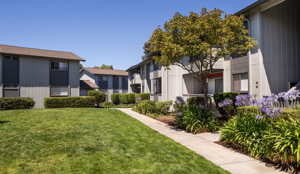 Sunnyvale Crossings Apartments - Sunnyvale, CA