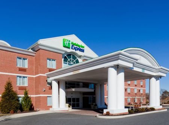 Holiday Inn Express & Suites Salisbury - Delmar - Delmar, MD