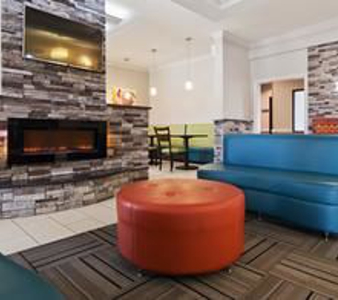 Best Western Elkhart Inn & Suites - Elkhart, IN