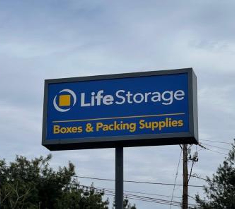 Life Storage - Methuen, MA