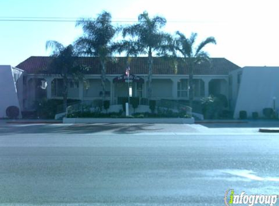 WhiffleTree Apartment Homes - Huntington Beach, CA