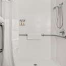 Holiday Inn Express & Suites Marion by IHG - Hotels