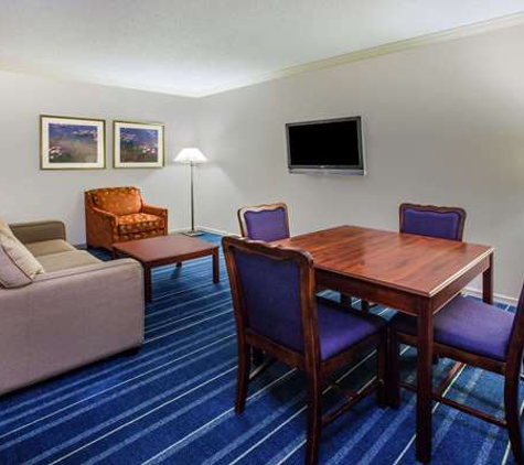 Days Inn by Wyndham Midland - Midland, MI