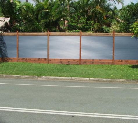 Fenceline (QLD) - Landsborough, QLD