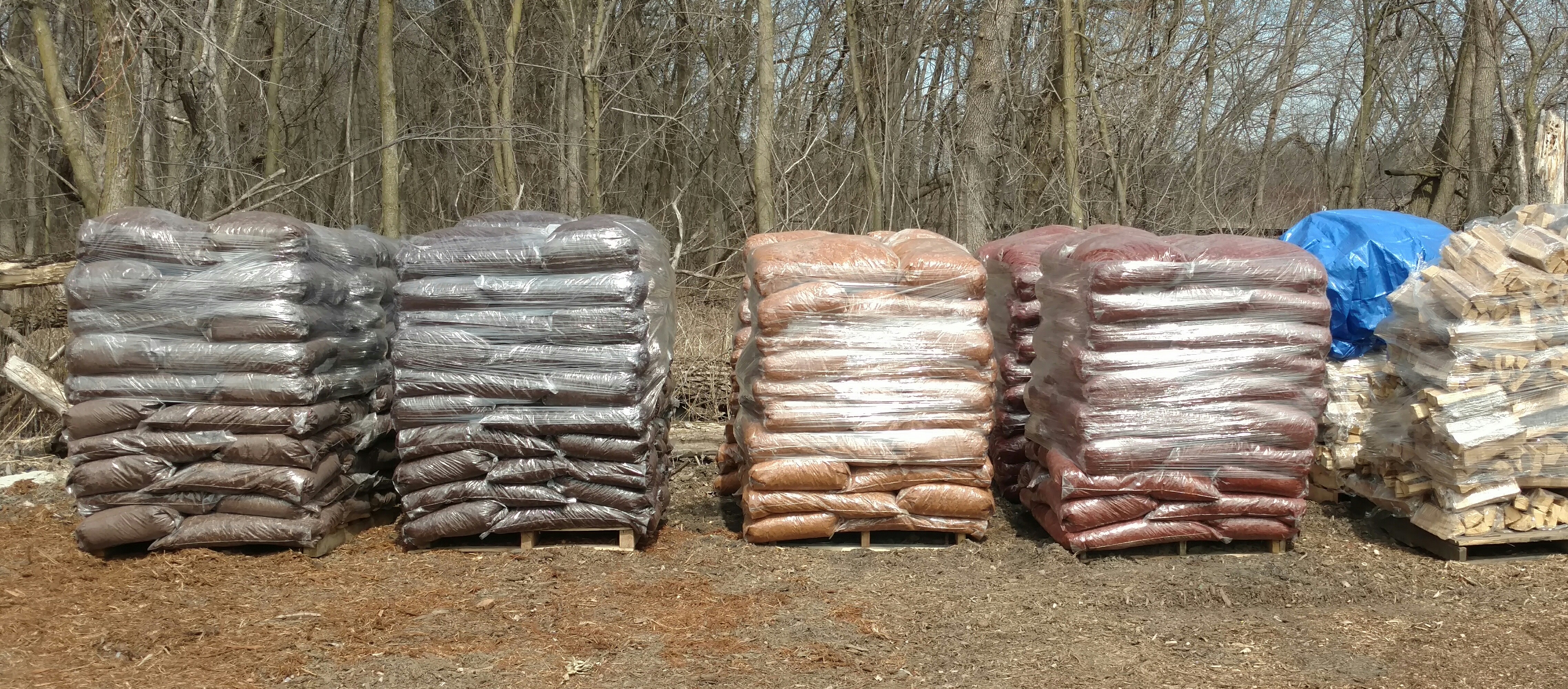 Bags and Bulk Landscape Supply Yard - Watertown, WI 53094