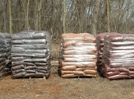 Bags and Bulk Landscape Supply Yard - Watertown, WI