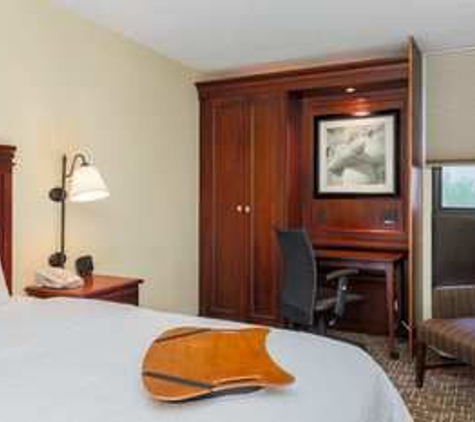 Hampton Inn Ft. Lauderdale-Cypress Creek - Fort Lauderdale, FL