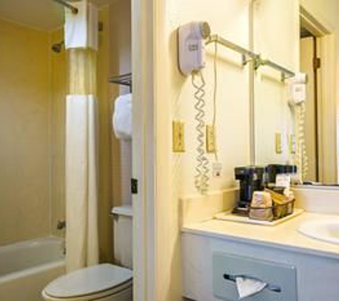 Americas Best Value Inn & Suites Melbourne - Melbourne, FL