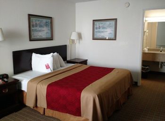 Econo Lodge - Thomasville, GA