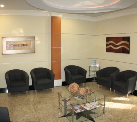 Estrella Dental Implant & Cosmetic Center - Chula Vista, CA. Waiting area Estrella Dental Chula Vista