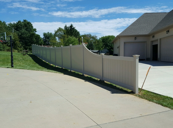 Estherlee Fence Co - North Lima, OH. Vinyl Fencing