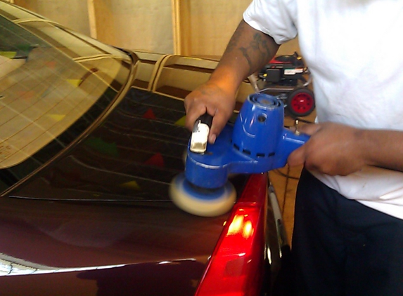 Auto Accents - Sunroofs, Tinting, Auto Starts, Detailing - Cleveland, OH