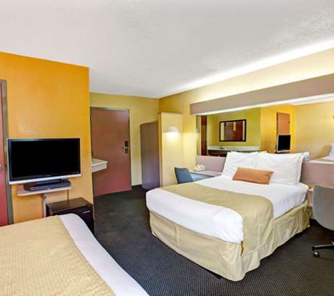 Microtel Inn & Suites By Wyndham Gatlinburg - Gatlinburg, TN