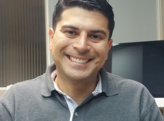 Dr. Ernesto Quezada, DMD - Miami, FL