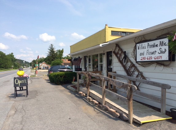 Willie's Primitive Attic and Flower Shop - Hancock, MD