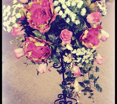 Martha's Flowers & Gifts - Dyersburg, TN