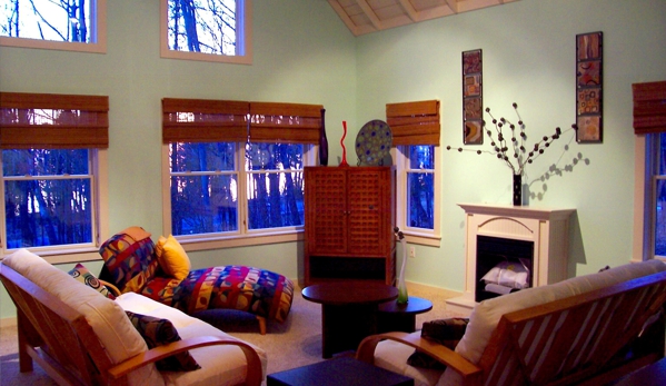 Surf Cottage Vacation Rental - Harbor Springs, MI