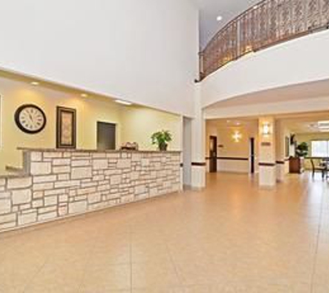 Best Western La Grange Inn & Suites - La Grange, TX