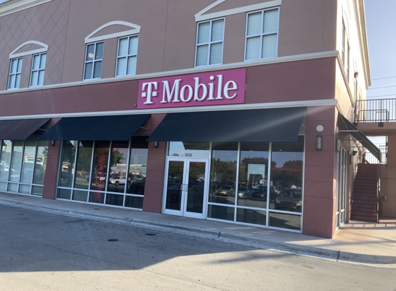 T-Mobile - Hialeah, FL